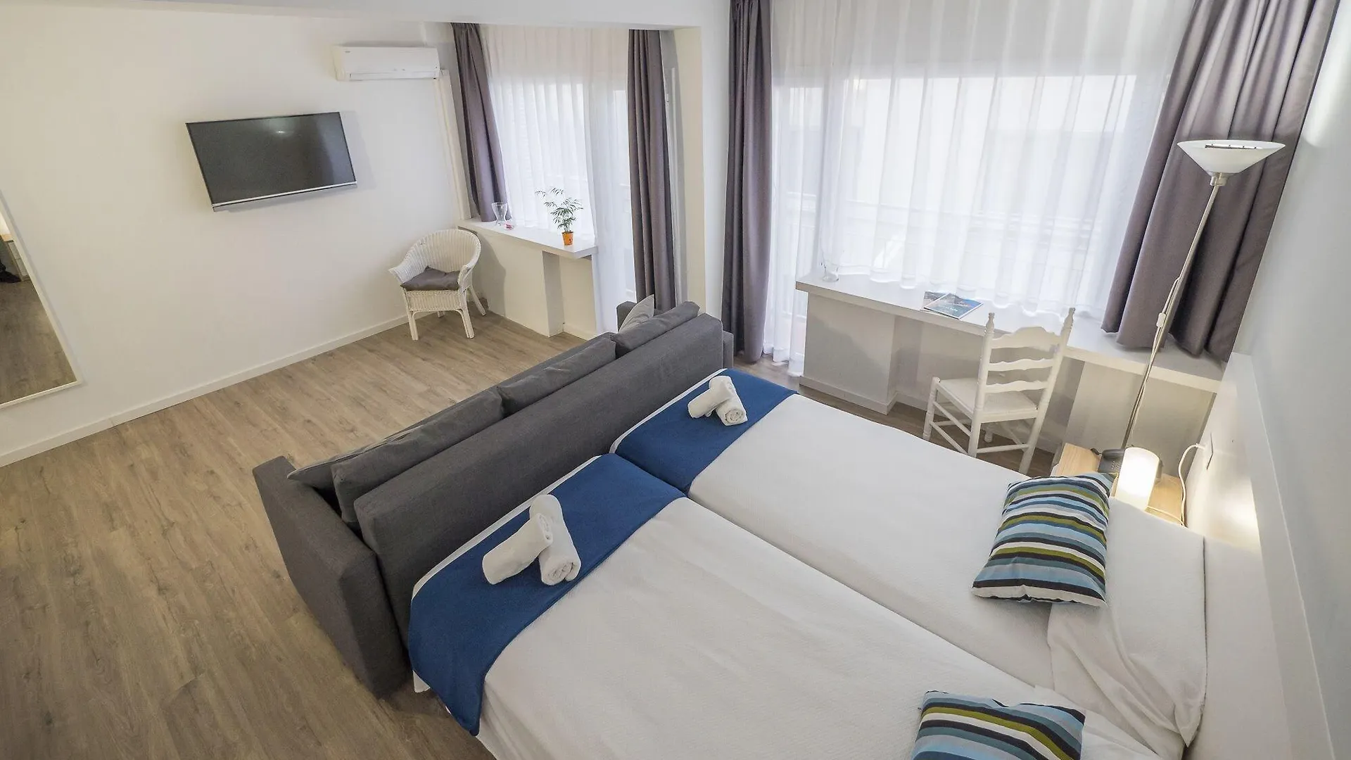 Hotel Victoria - Lloret 3*, Lloret de Mar Spain