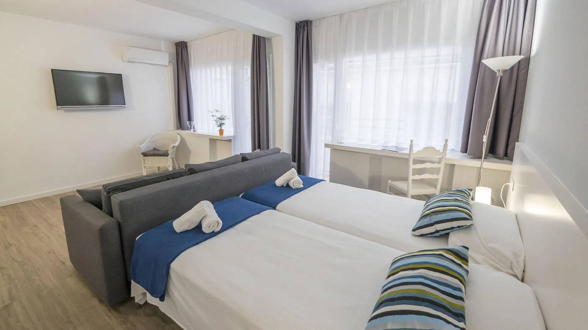 Hotel Victoria - Lloret  Lloret de Mar