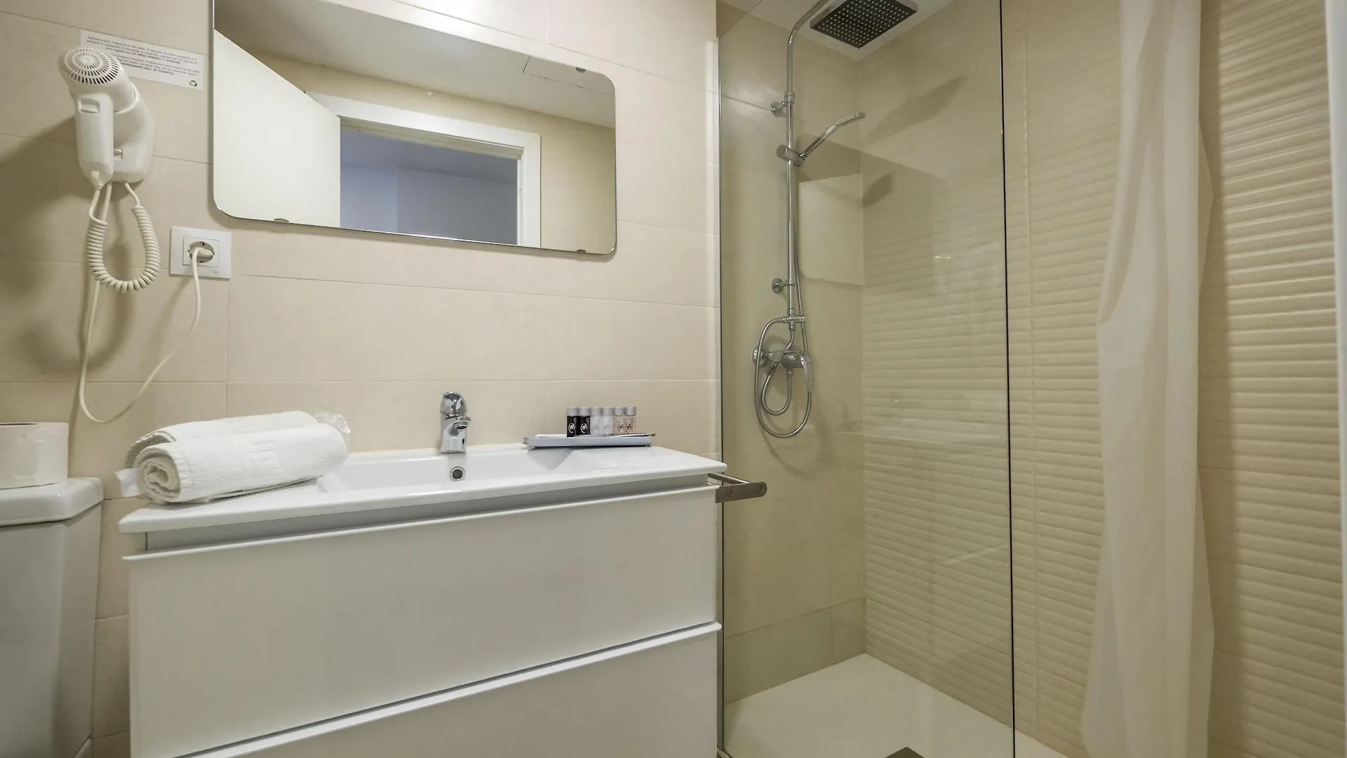 Hotel Victoria - Lloret 3*, Lloret de Mar Spain