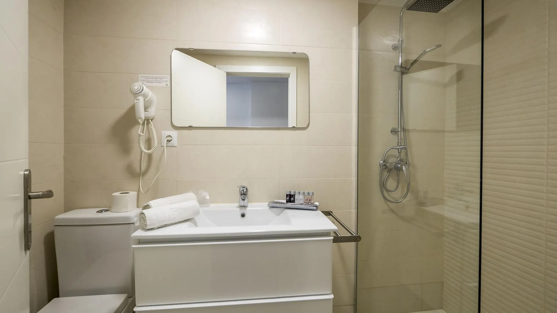 ***  Hotel Victoria - Lloret Spain